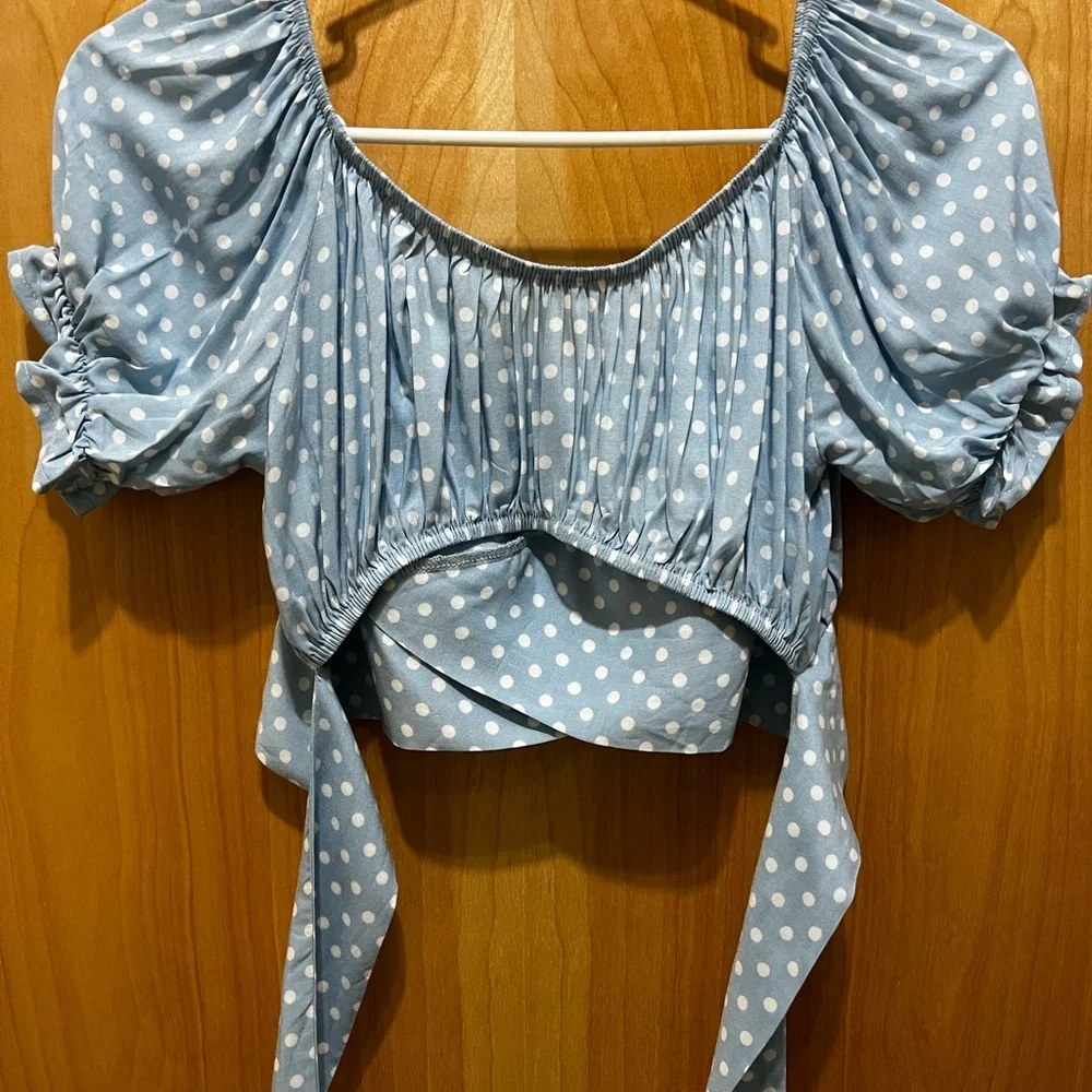 New Printed trendy crop top, different colors. (No tags) - Picture 2 of 5